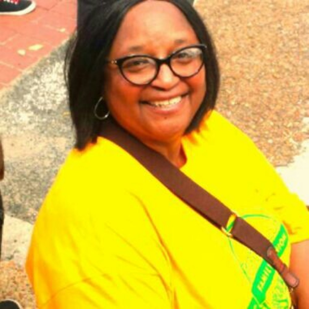 Meet your Posher, Sharon d